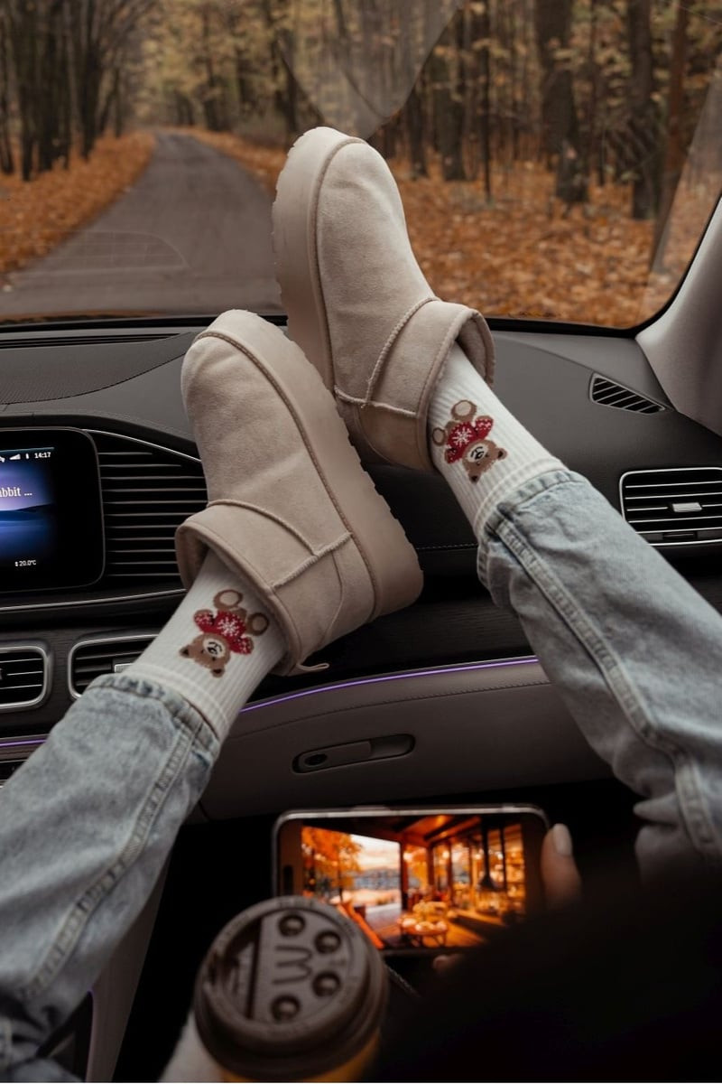 Milena Dámske Ponožky Medveď v Svetri Biele