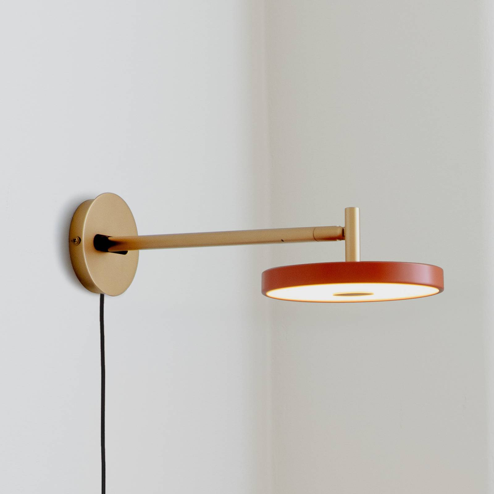 Nástenné LED svietidlo UMAGE Asteria Long, oranžové, 42 cm, zástrčka