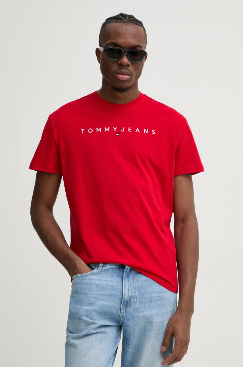 Bavlnené tričko Tommy Jeans pánske, červená farba, s nášivkou, DM0DM20744