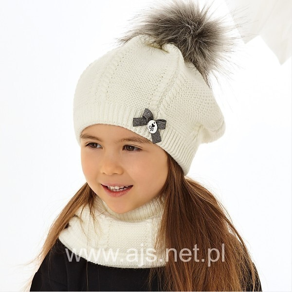 Súprava pre mládež AJS 48-387 Čiapka a rúrka/šatka černá 52-56 cm