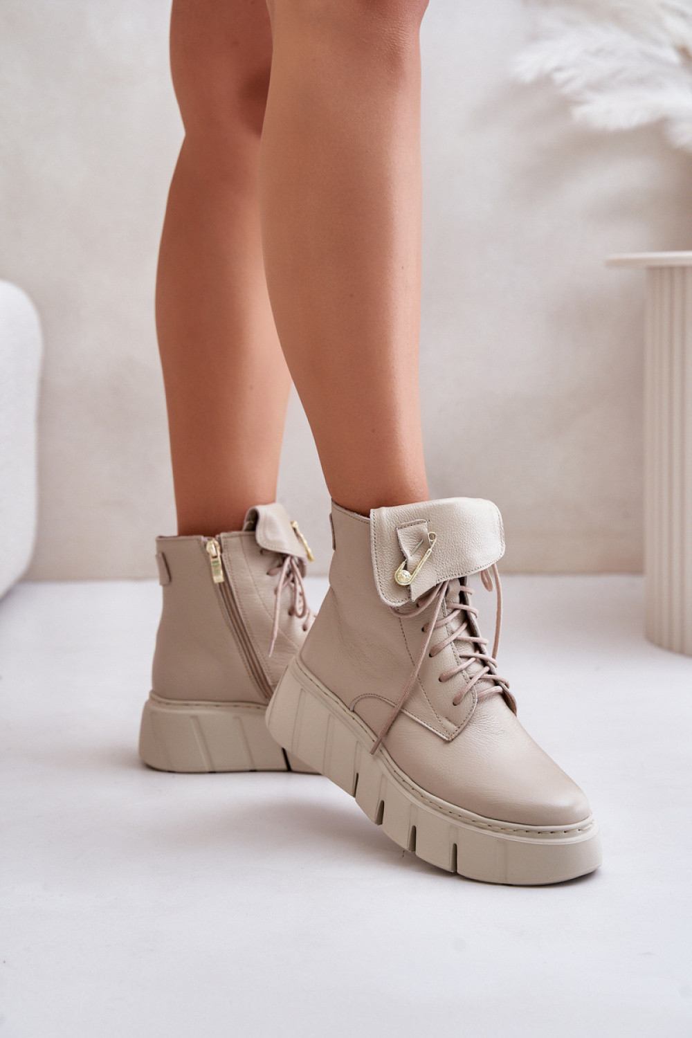 Topánky na klinovom podpätku model 201184 Step in style 36