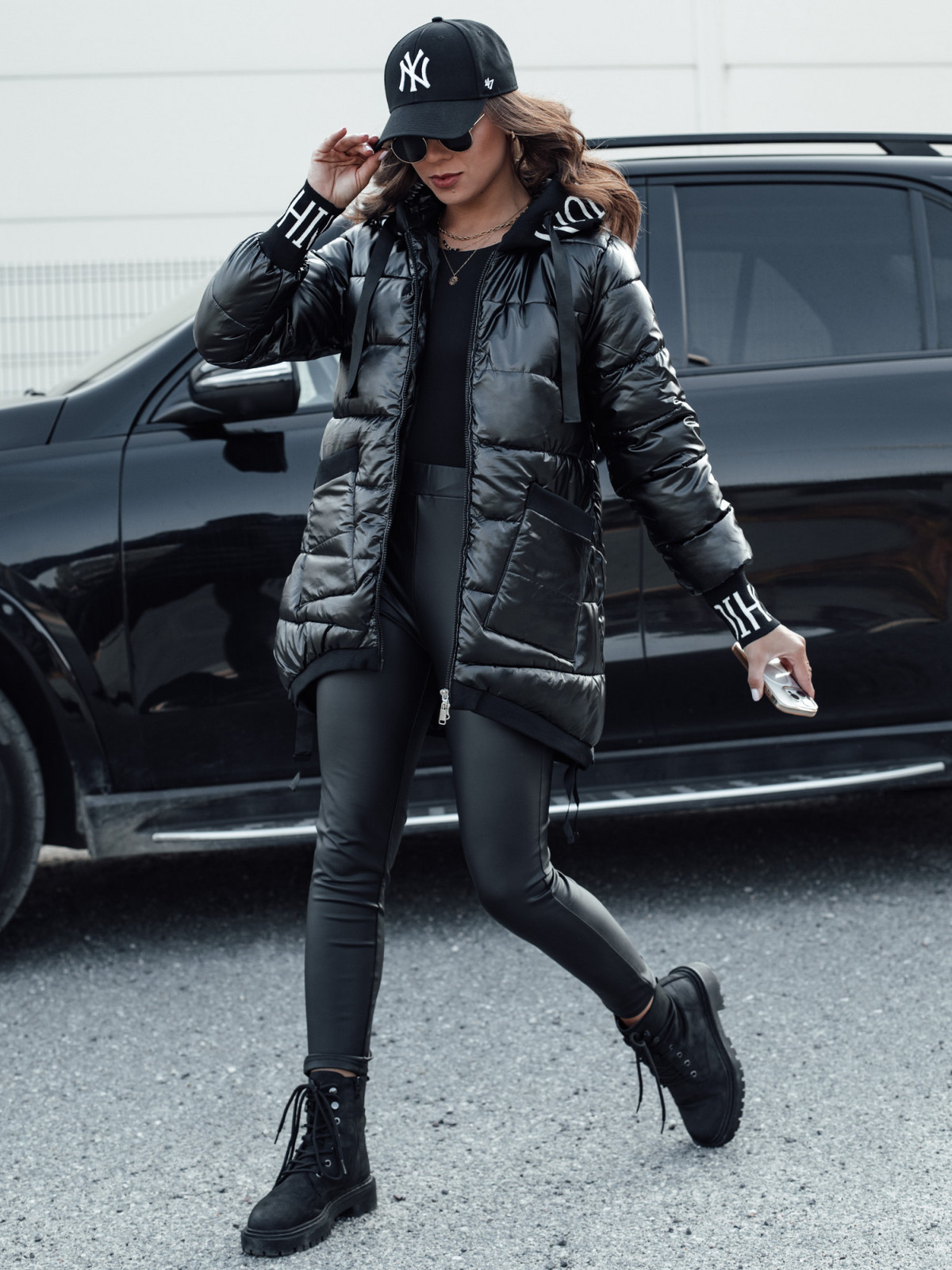 Dámska prechodná prešívaná bunda s kapucňou FASHION CHIC black Dstreet TY4583 S