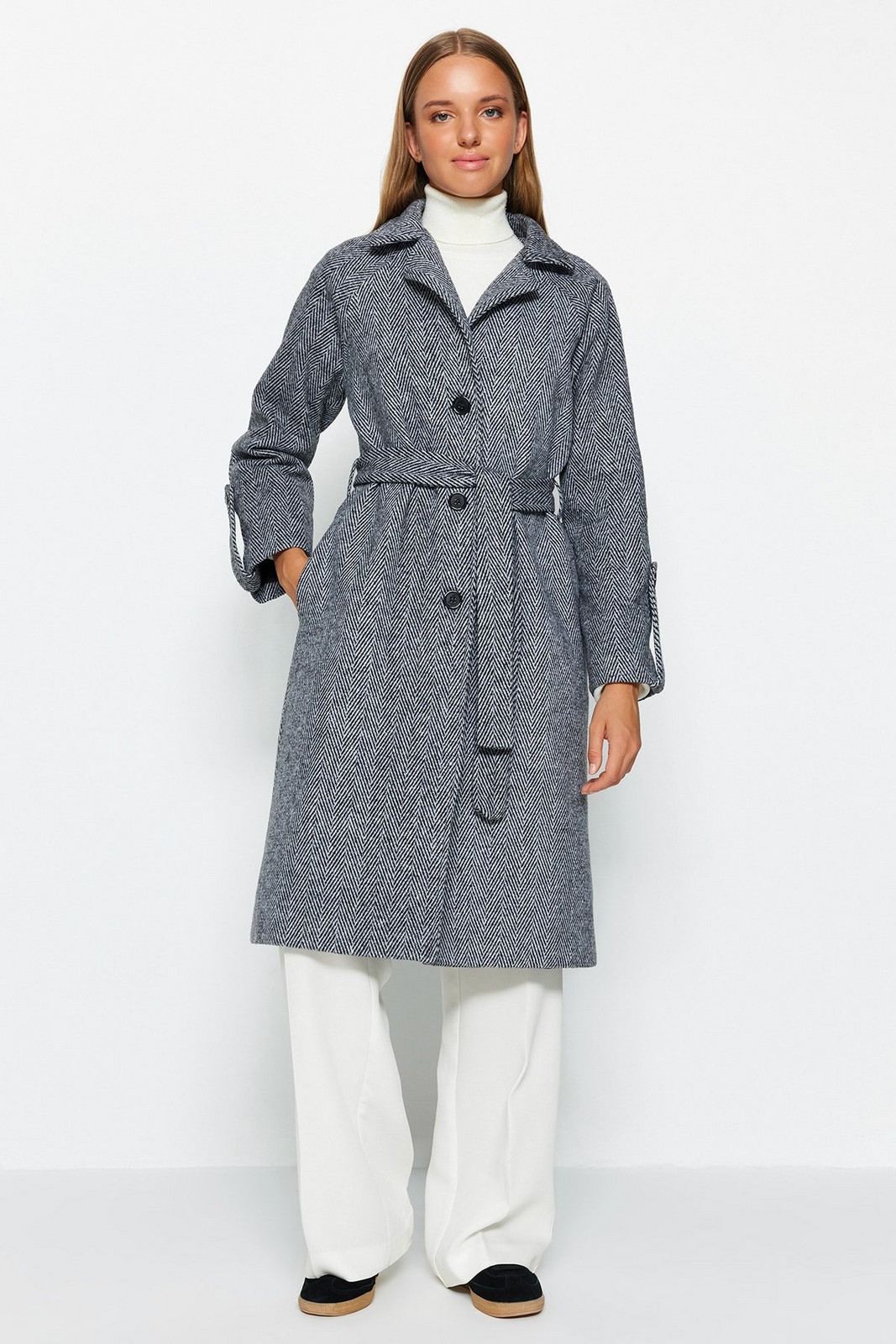 Trendyol Black oversize široký strih dlhý prešívaný kabát