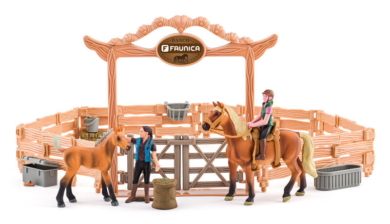 FAUNICA - Jazdiareň s koňmi