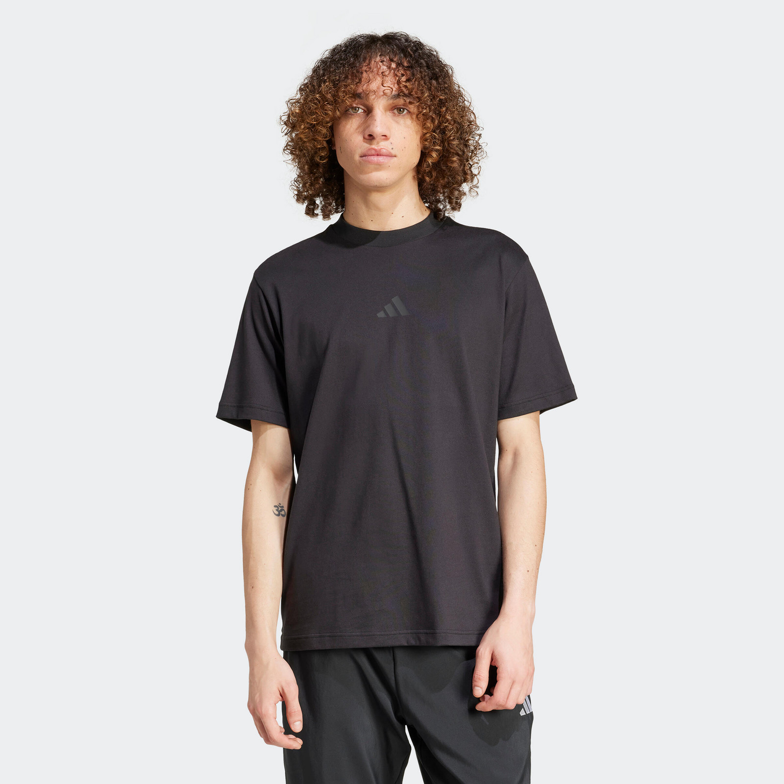 ADIDAS pánske tričko čierne