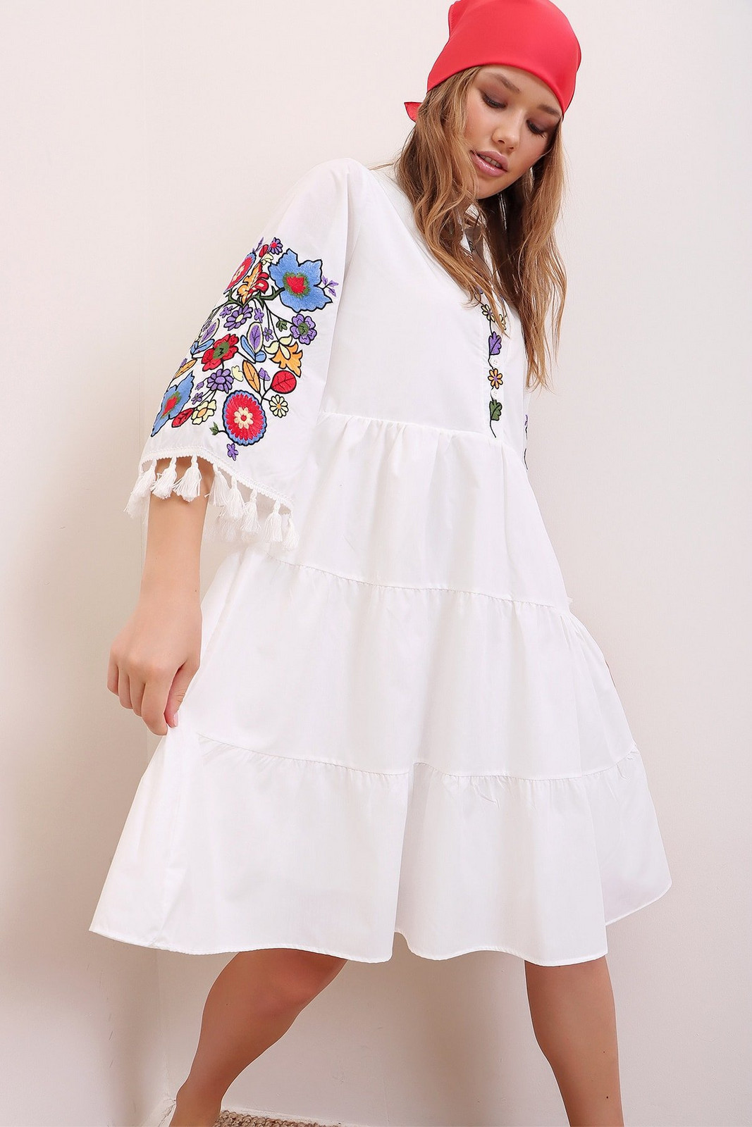 Trend Alaçatı Stili Women's White Big Collar Embroidered Tassel Detail Inner Lined Poplin Dress