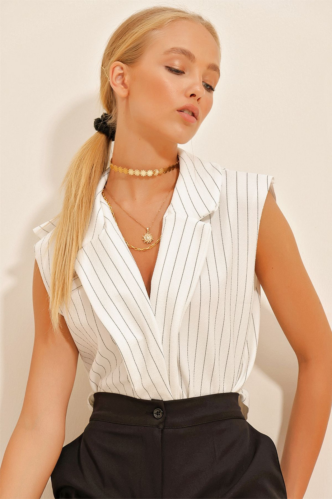 Trend Alaçatı Stili Women's White Shirt Collar Fillet Striped Blouse