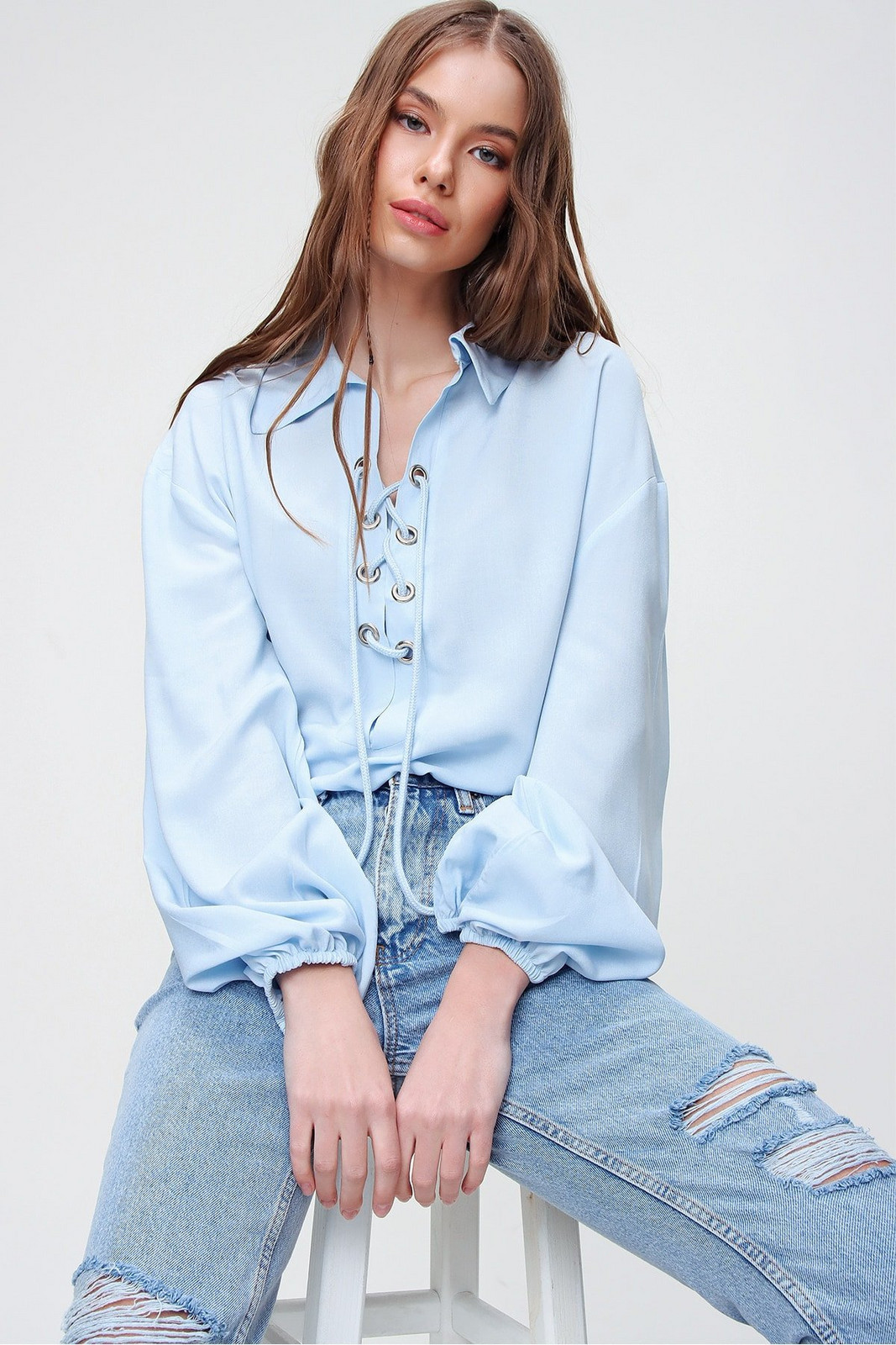 Trend Alaçatı Stili Women's Blue Balloon Sleeve Lace Up Oversize Woven Viscon Blouse