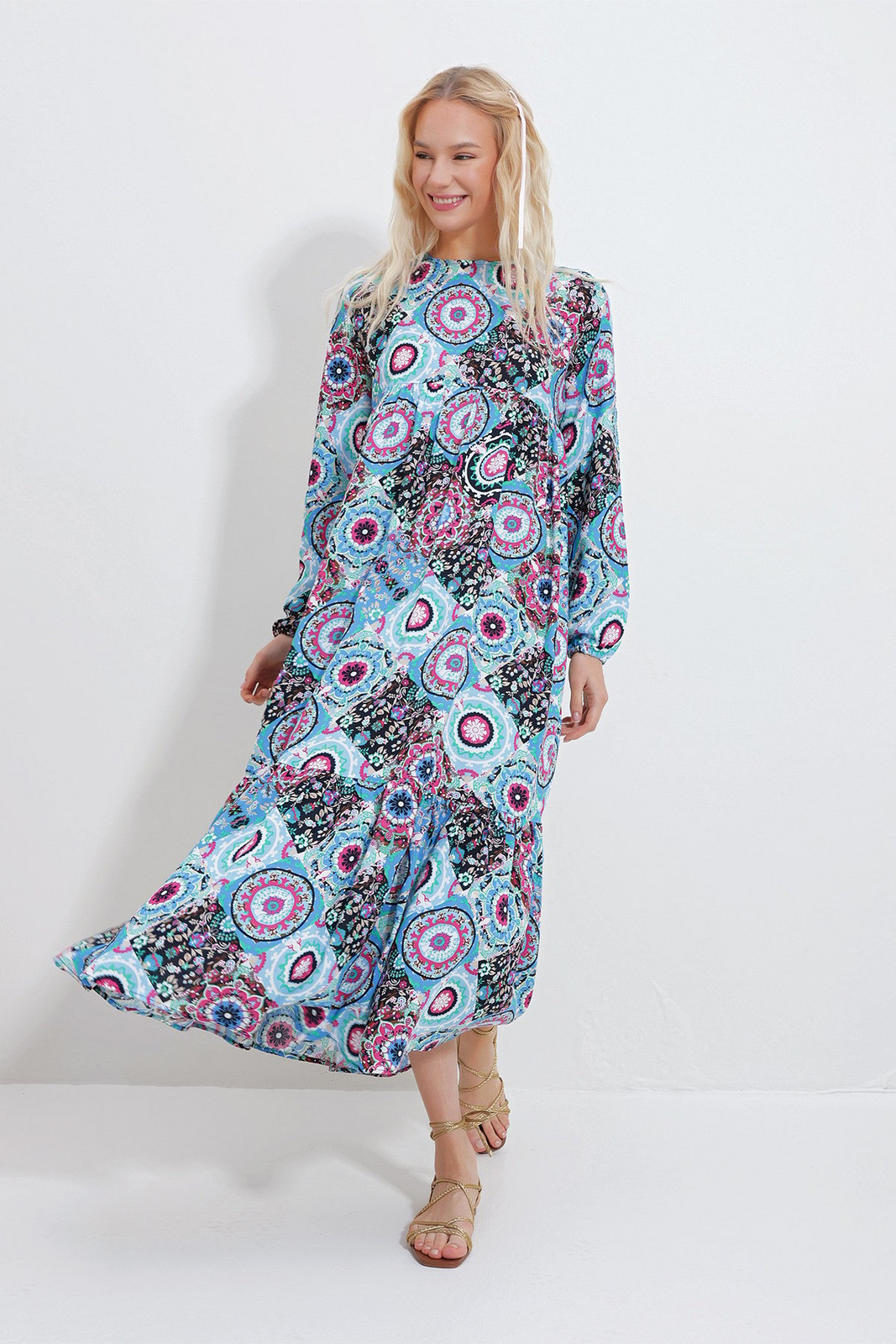 Trend Alaçatı Stili Women's Blue Crew Neck Layered Valon Woven Dress