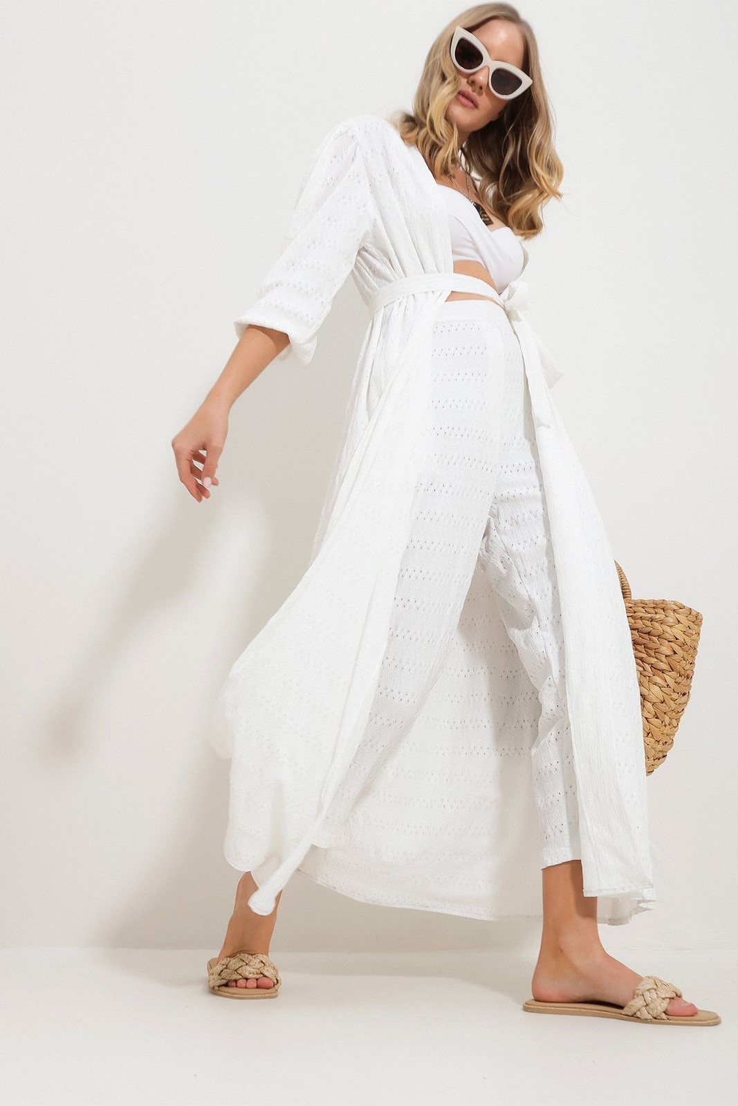 Trend Alaçatı Stili Women's White Self-Textured Openwork Long Pants Kimono Suit