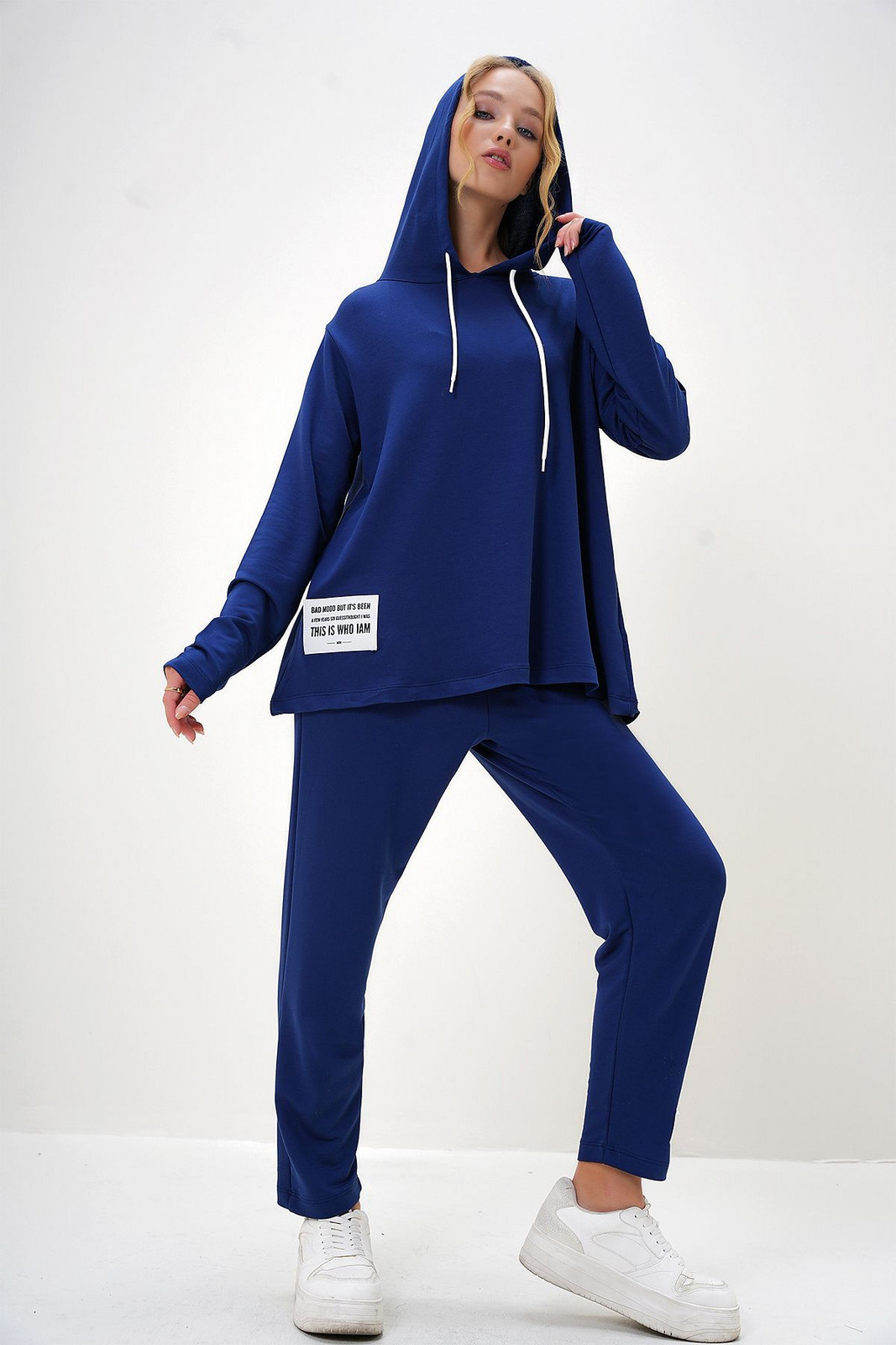 Trend Alaçatı Stili Women's Saxe Emblem Detailed Hooded Two Yarn Tracksuit