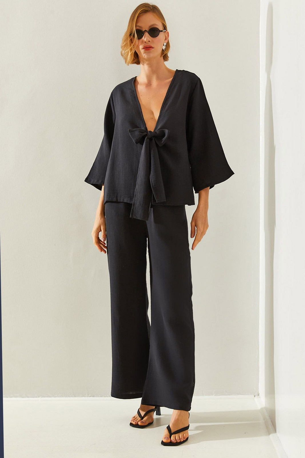 Bianco Lucci Women's Tie Detailed Palazzo 1086 Top-Bottom Set