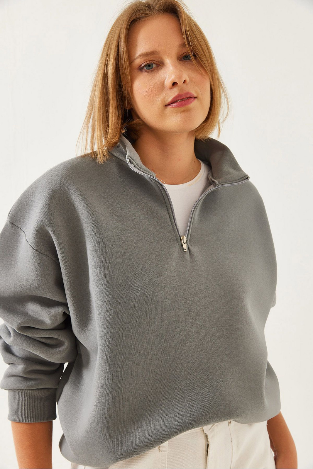 Bianco Lucci Women's Zippered Oversize Sweatshirt
