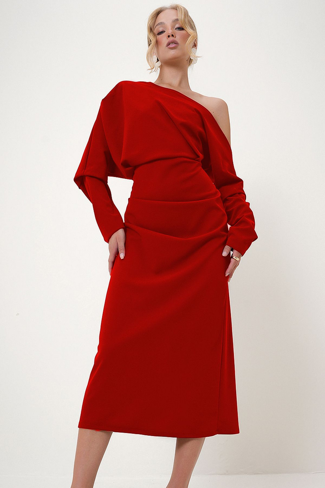 Trend Alaçatı Stili Women's Red Off-the-Shoulder Draped Maxi Knitted Dress