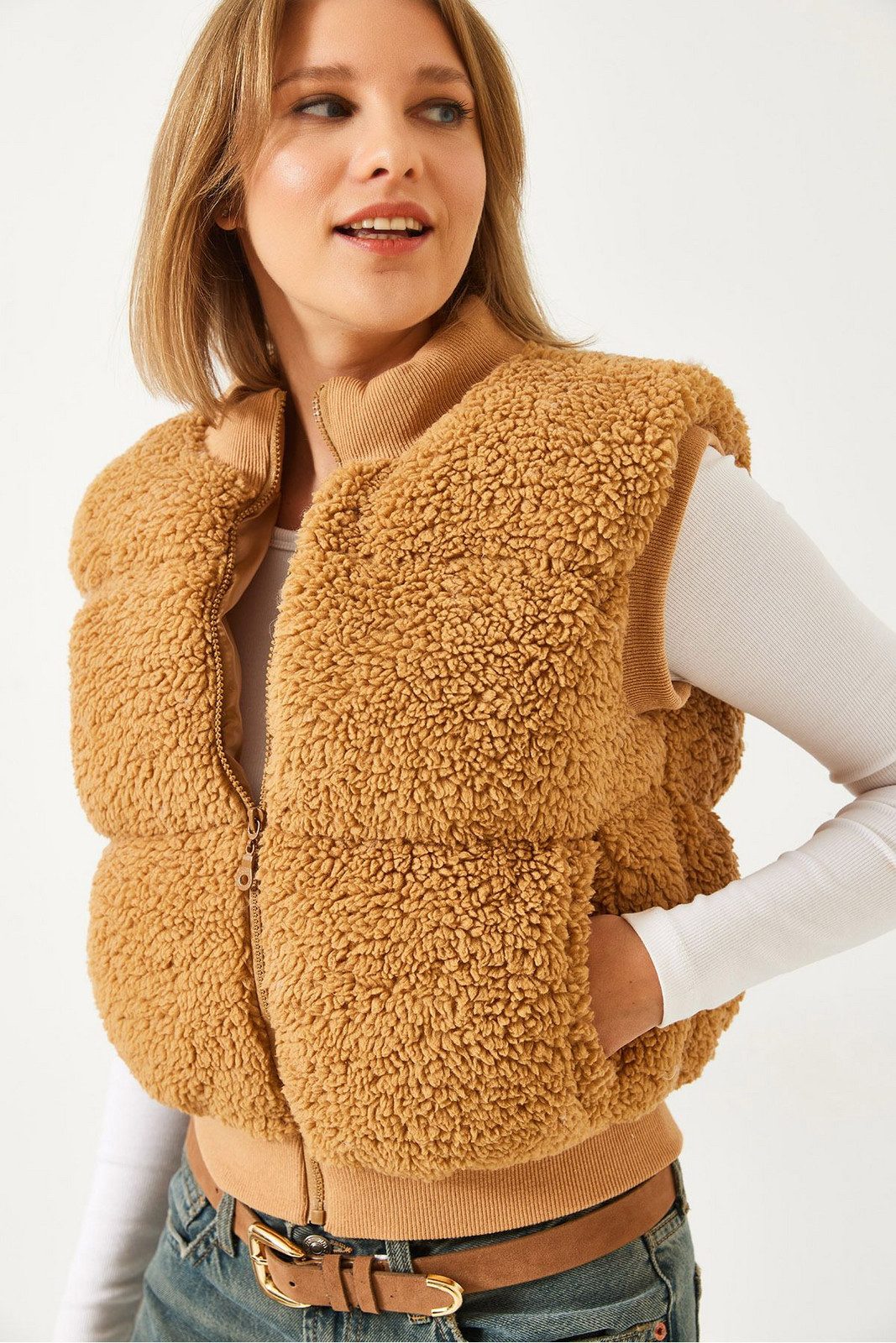Bianco Lucci Women's Ribbed Pocket Detailed Zippered Teddy Vest 939125