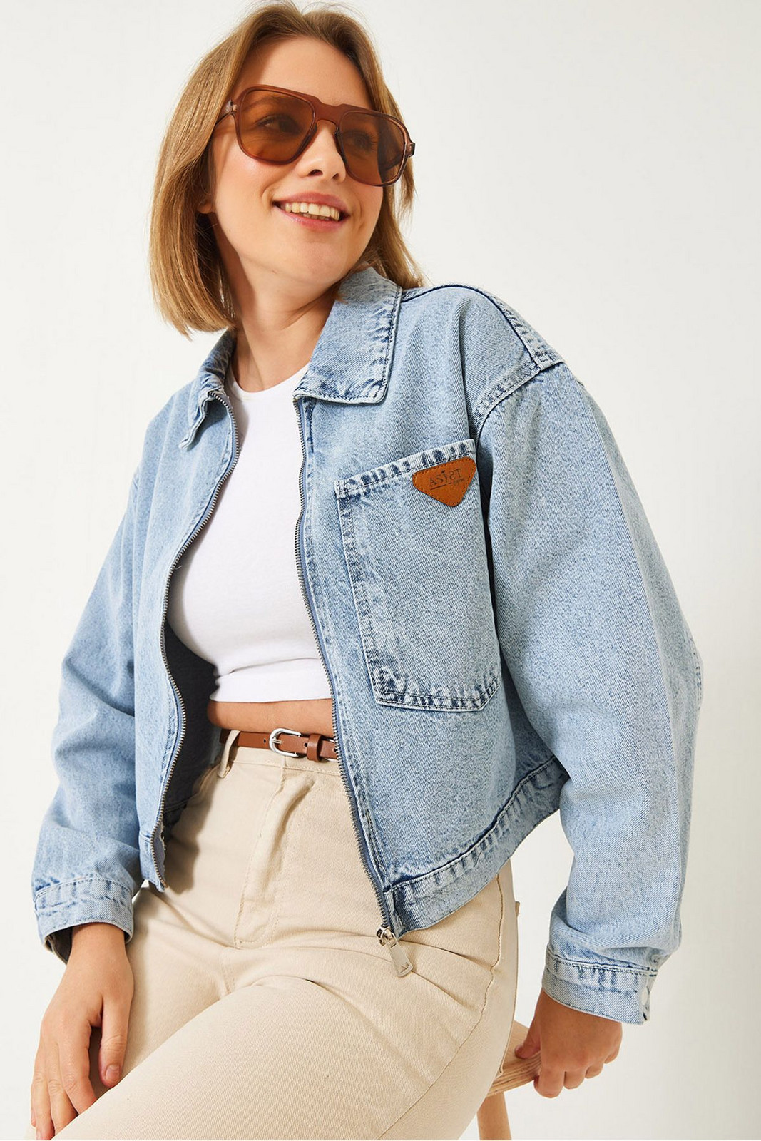 Bianco Lucci Women's Single Pocket Zippered Short Denim Jacket