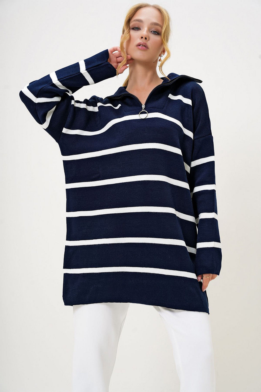 Trend Alaçatı Stili Women's Navy Blue Turtleneck Zipper Detailed Striped Knitwear Tunic
