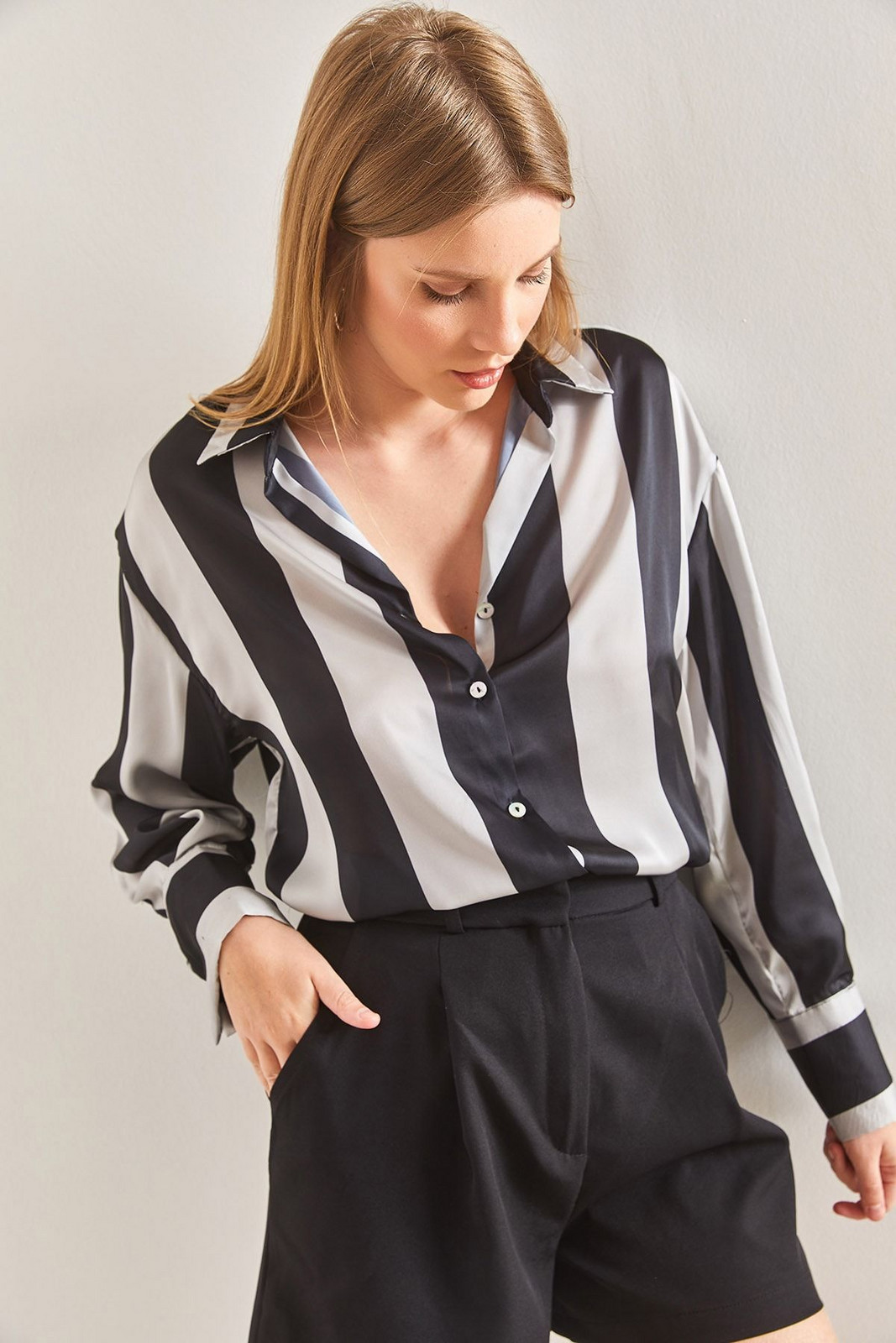 Bianco Lucci Women's Thick Striped Satin Shirt