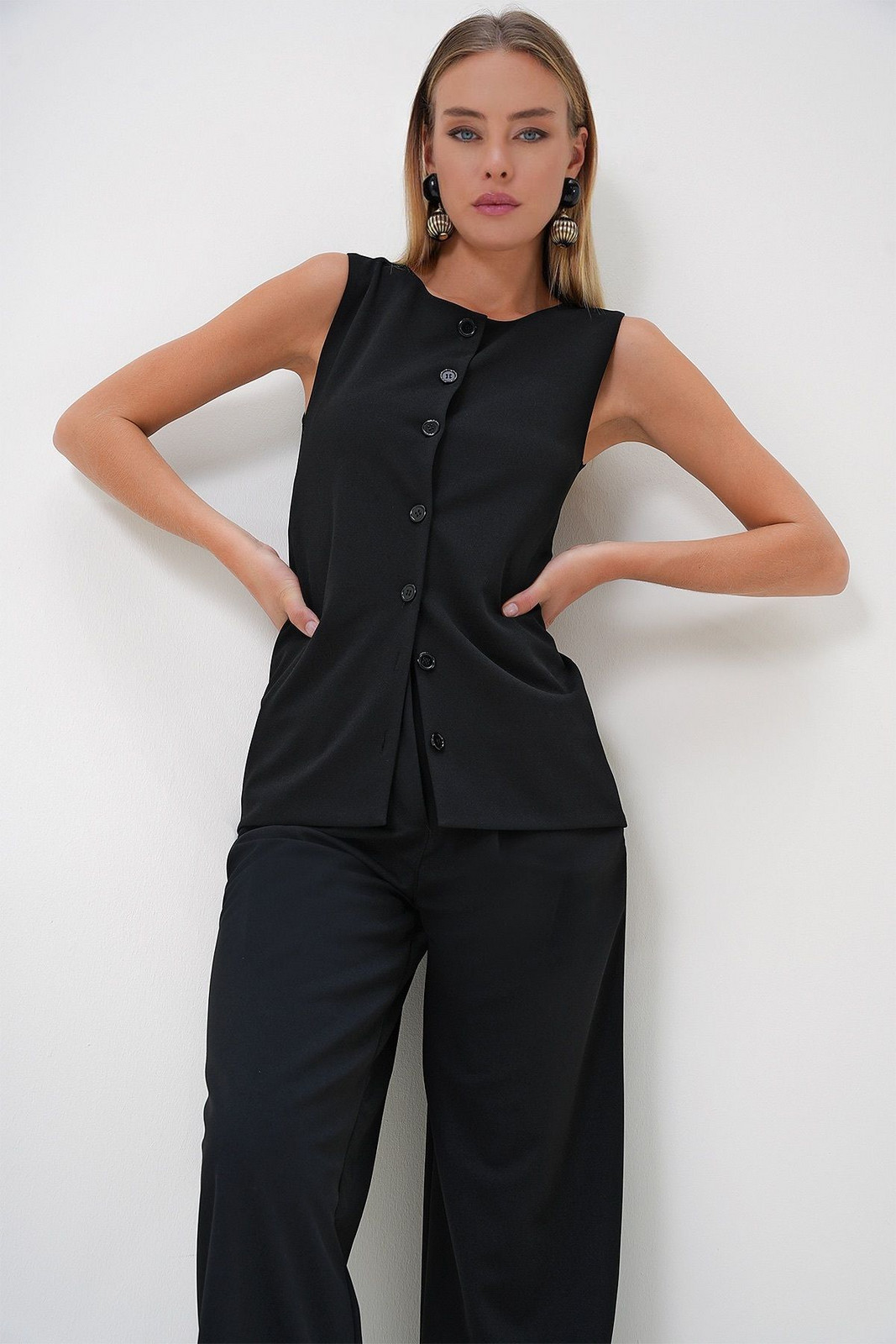 Trend Alaçatı Stili Women's Black Crew Neck Knitted Crepe Long Vest