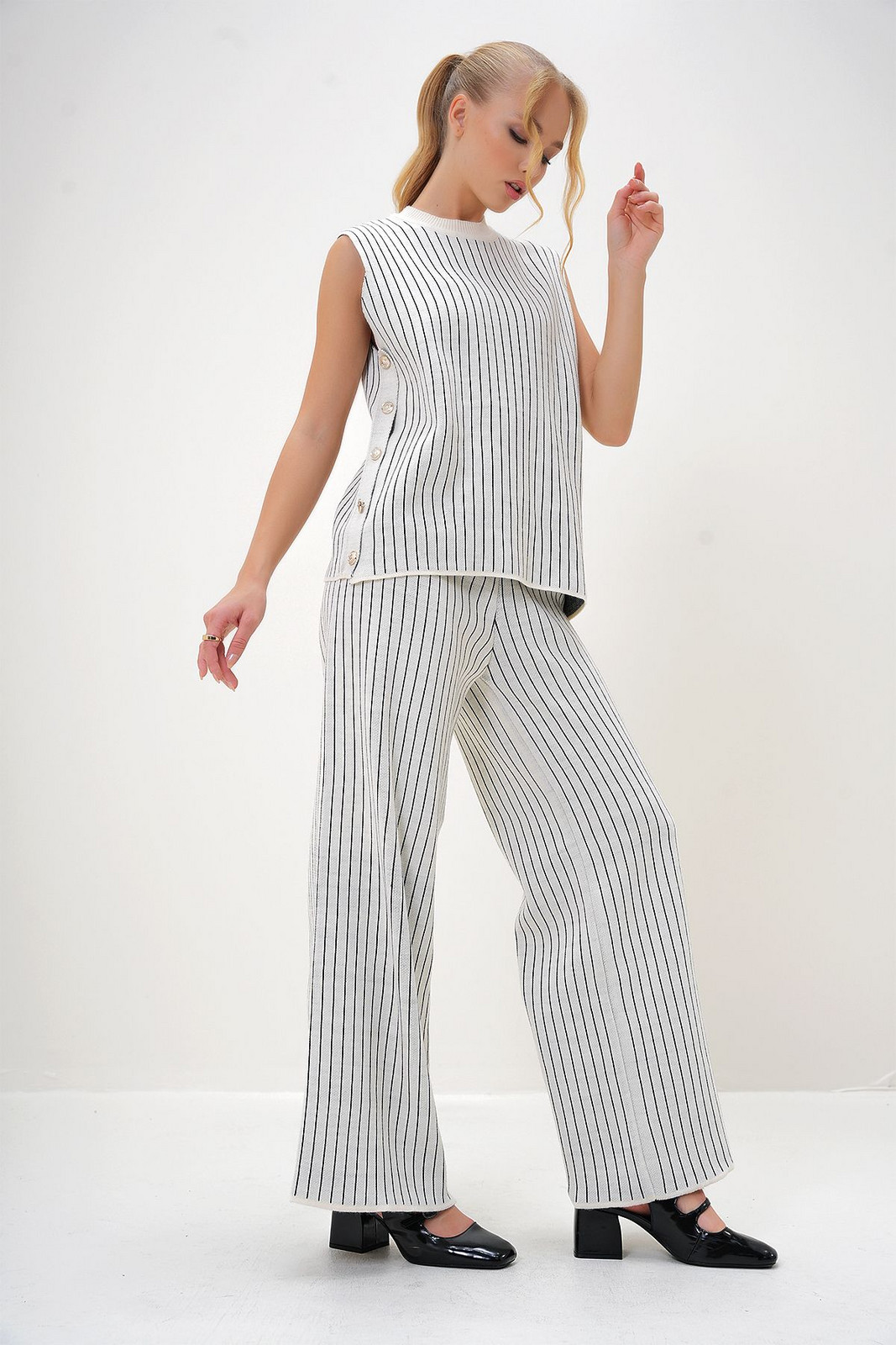 Trend Alaçatı Stili Women's Cream Half Turtleneck Side Buttoned Blouse and Palazzo Pants Set