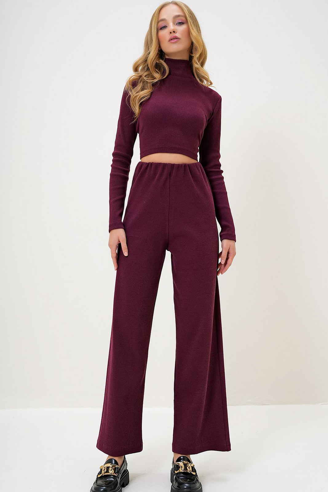 Trend Alaçatı Stili Women's Burgundy Stand Collar Camisole Crop Blouse and Trouser Set