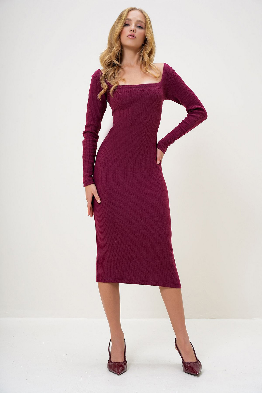 Trend Alaçatı Stili Women's Burgundy Square Neck Long Sleeve Midi Length Interlock Fabric Dress