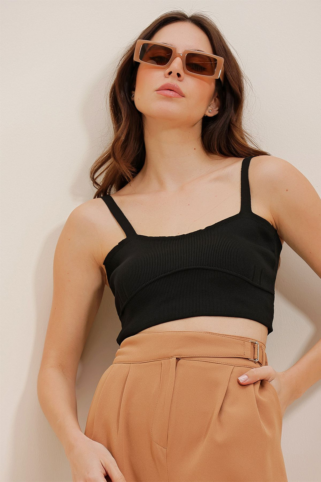 Trend Alaçatı Stili Women's Black Strap Kiss Collar Crop Knitwear Blouse