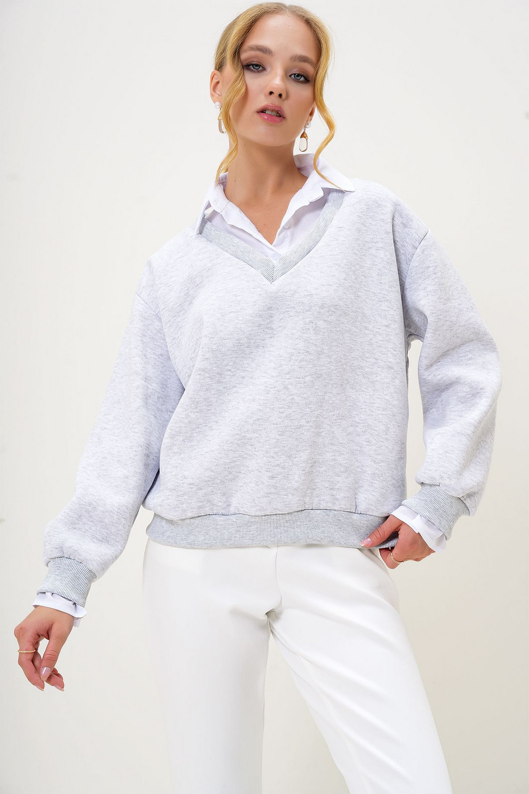 Trend Alaçatı Stili Women's Carmelange Shirt Garnished V Neck 3 Thread Raised Sweater