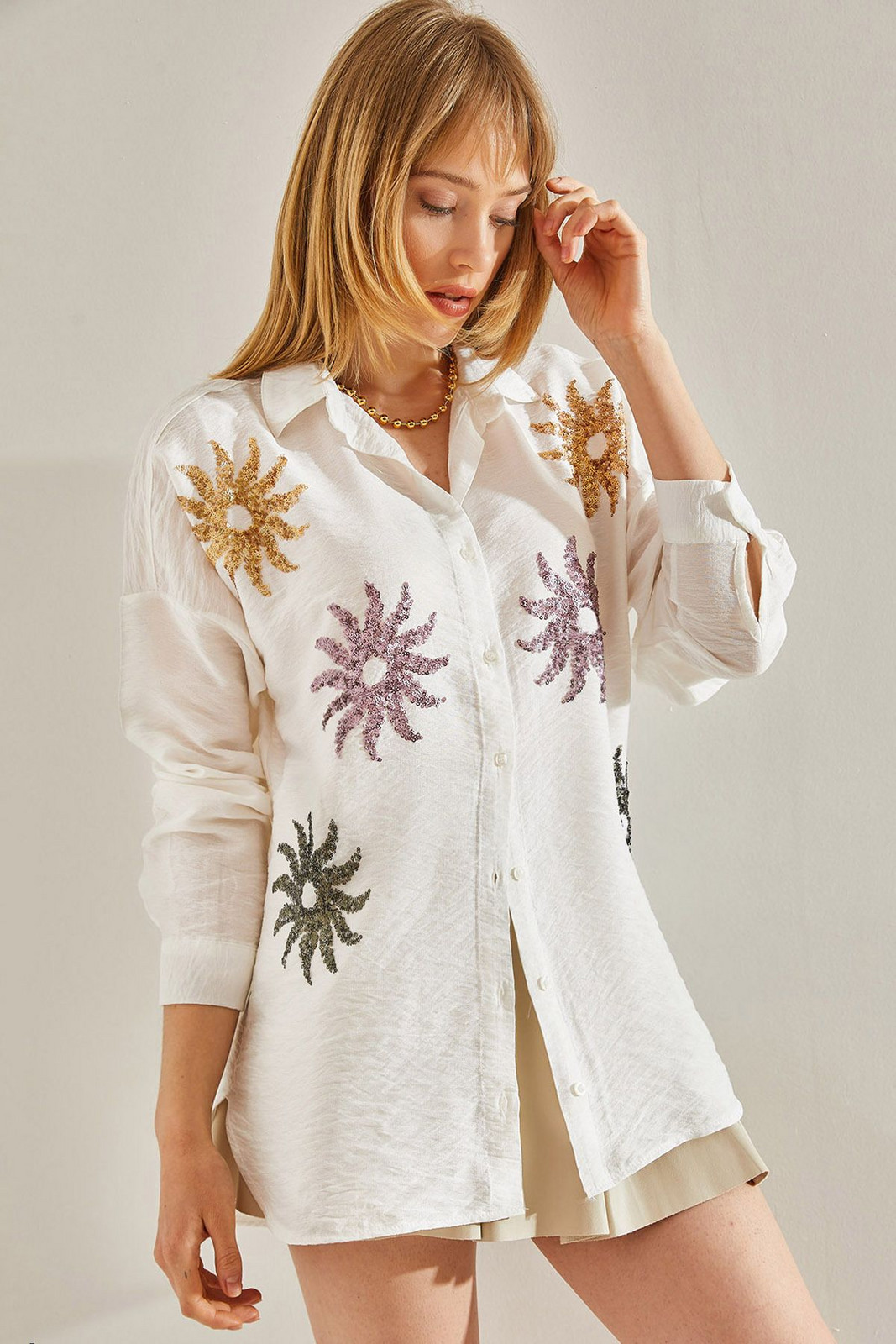 Bianco Lucci Women's White Linen Airobin Sun Patterned Sequin Embroidered Oversize Shirt
