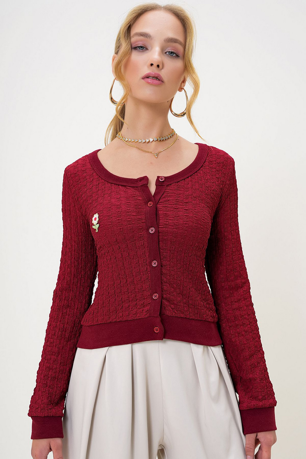 Trend Alaçatı Stili Women's Burgundy Crew Neck Floral Motif Seersucker Fabric Button up Blouse