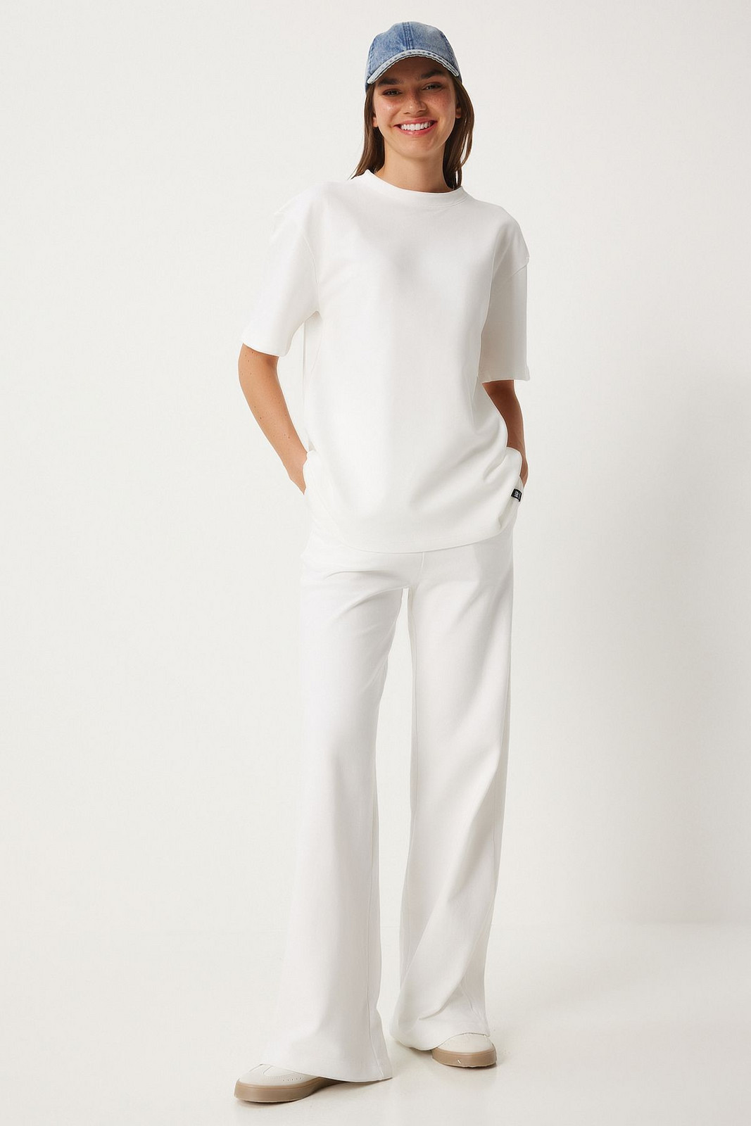 Happiness İstanbul Women's White T-Shirt Knitted Tracksuit