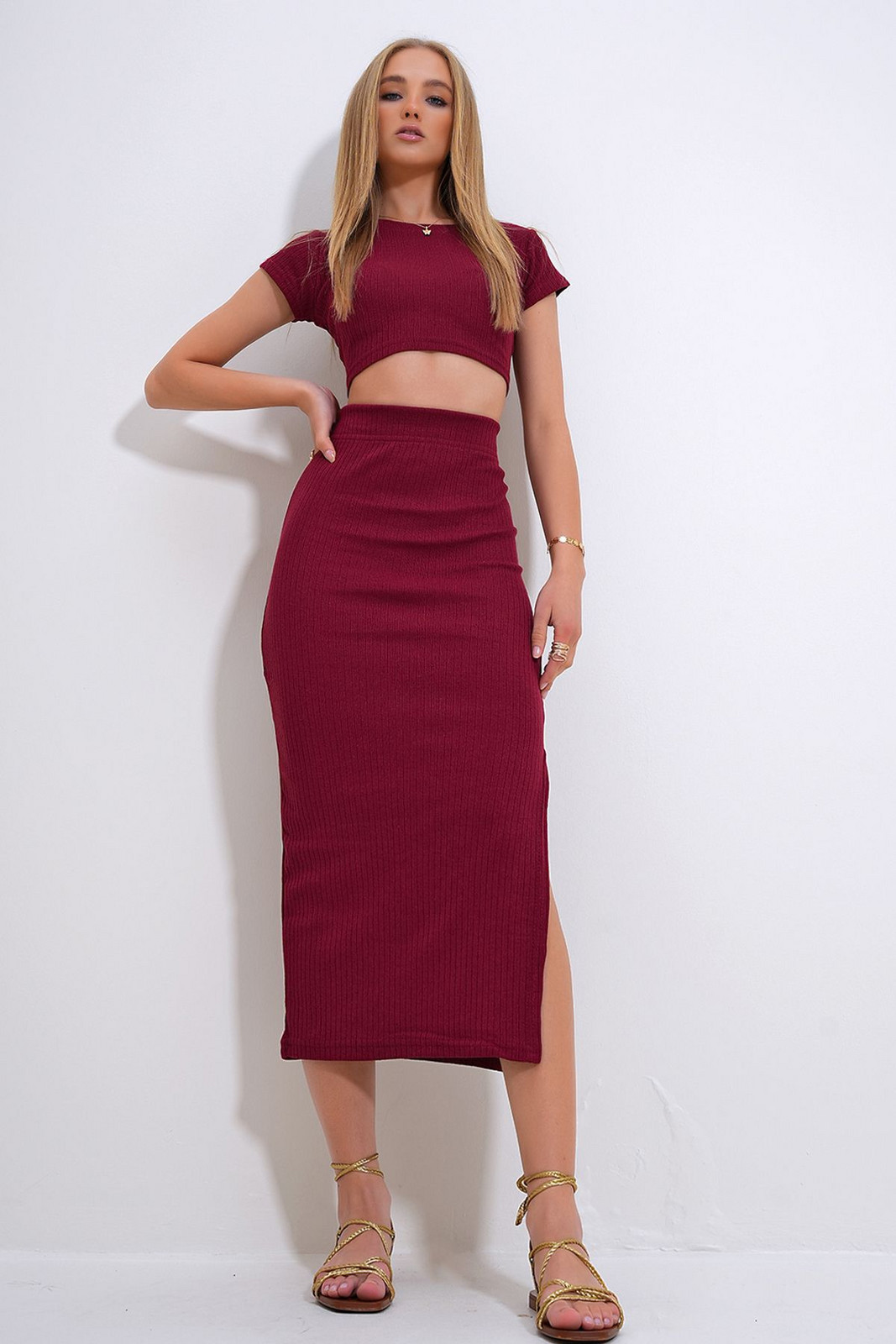 Trend Alaçatı Stili Women's Burgundy Crew Neck Crop Blouse and Slit Skirt Camisole Suit