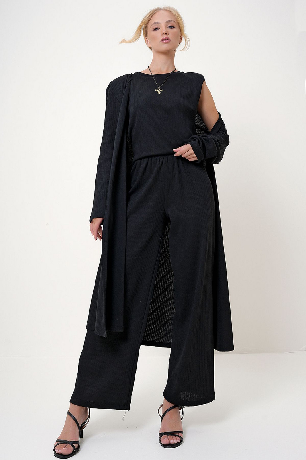 Trend Alaçatı Stili Women's Black-Striped Shoulder Padded Bike Neck Blouse Trousers and Cardigan Set Suit