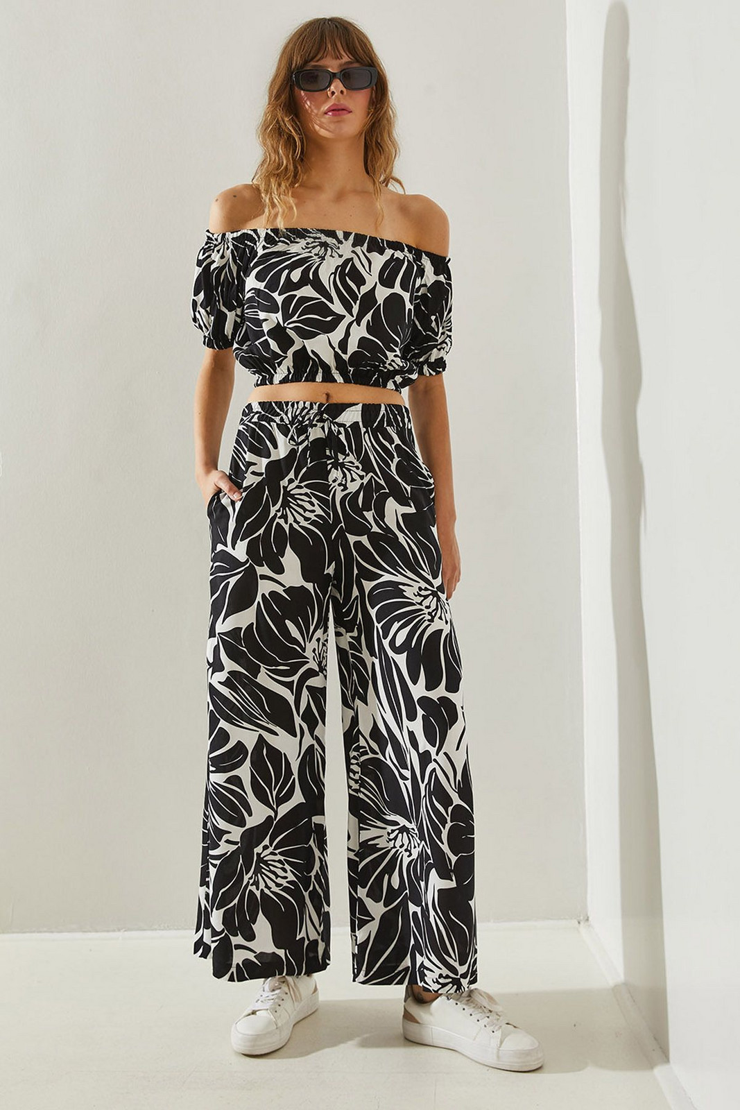 Bianco Lucci Women's Digital Printed Drawstring Elastic Detailed Viscose Bottom-Top Set
