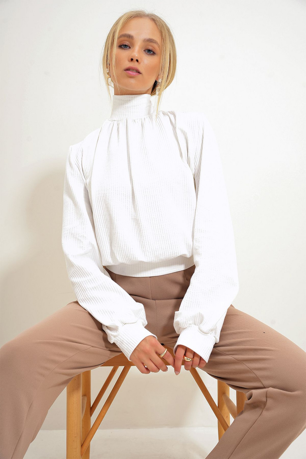 Trend Alaçatı Stili Women's White Half Turtleneck Front Gathered Cuff Sleeve Blouse