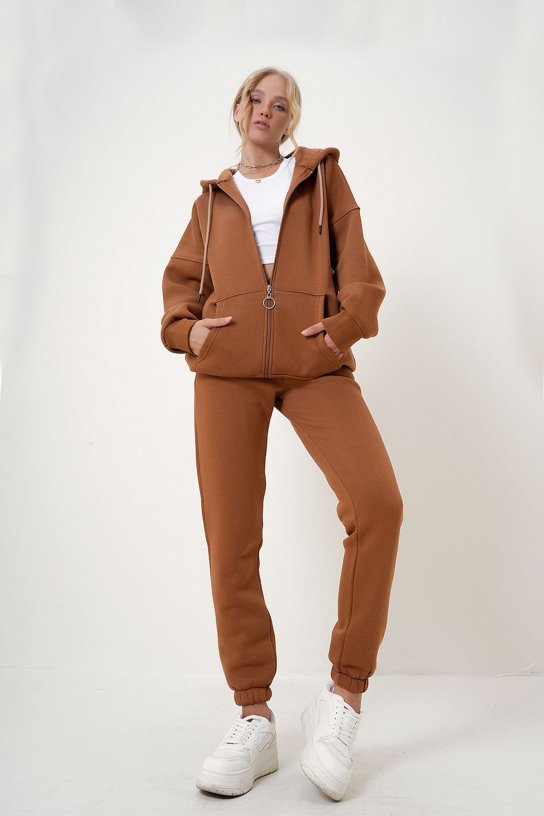 Trend Alaçatı Stili Women's Cinnamon Hooded Kangaroo Pocket 3 Yarn Inside Raised Tracksuit