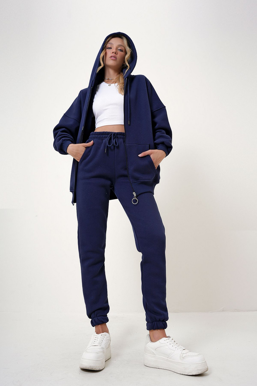 Trend Alaçatı Stili Women's Navy Blue Hooded Kangaroo Pocket 3 Yarn Inside Raised Tracksuit
