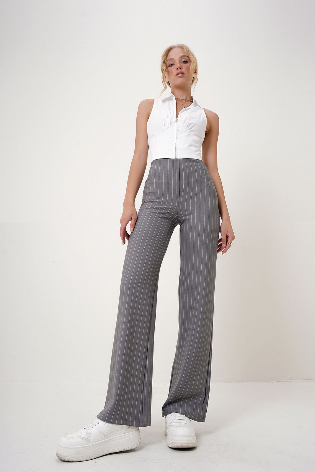 Trend Alaçatı Stili Women's Grey Elastic Waist Striped Wide Leg Knitted Trousers