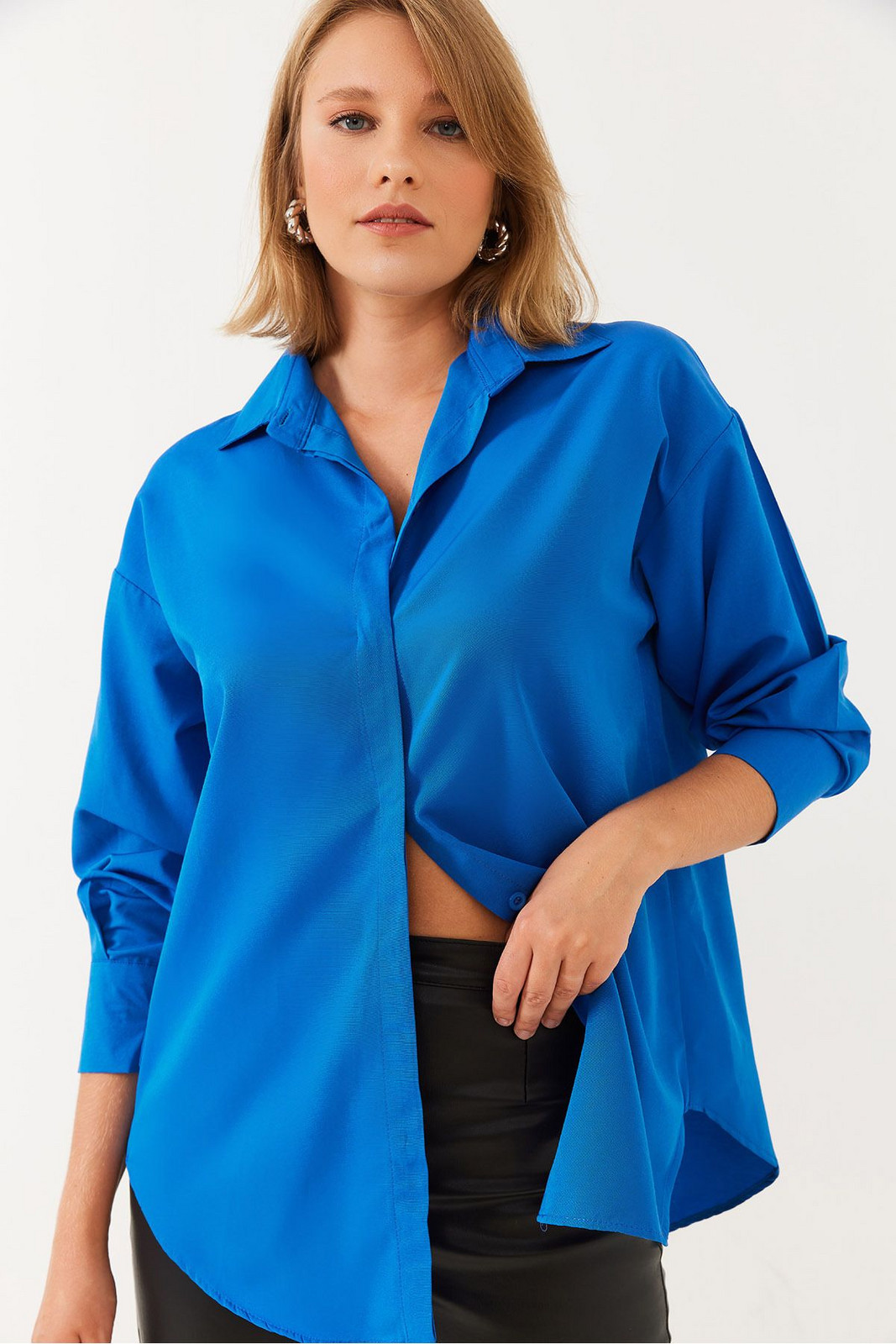 Bianco Lucci Women's Loose Cut Basic Shirt