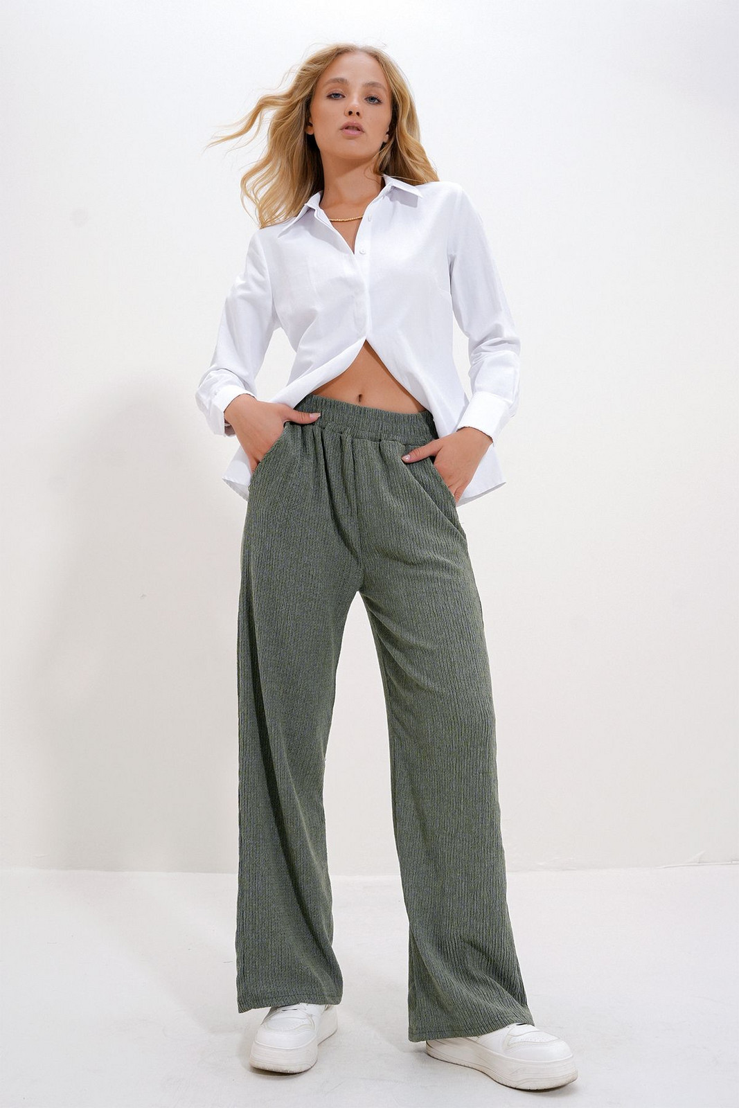 Trend Alaçatı Stili Women's Khaki High Waist Elastic Wide Leg Trousers