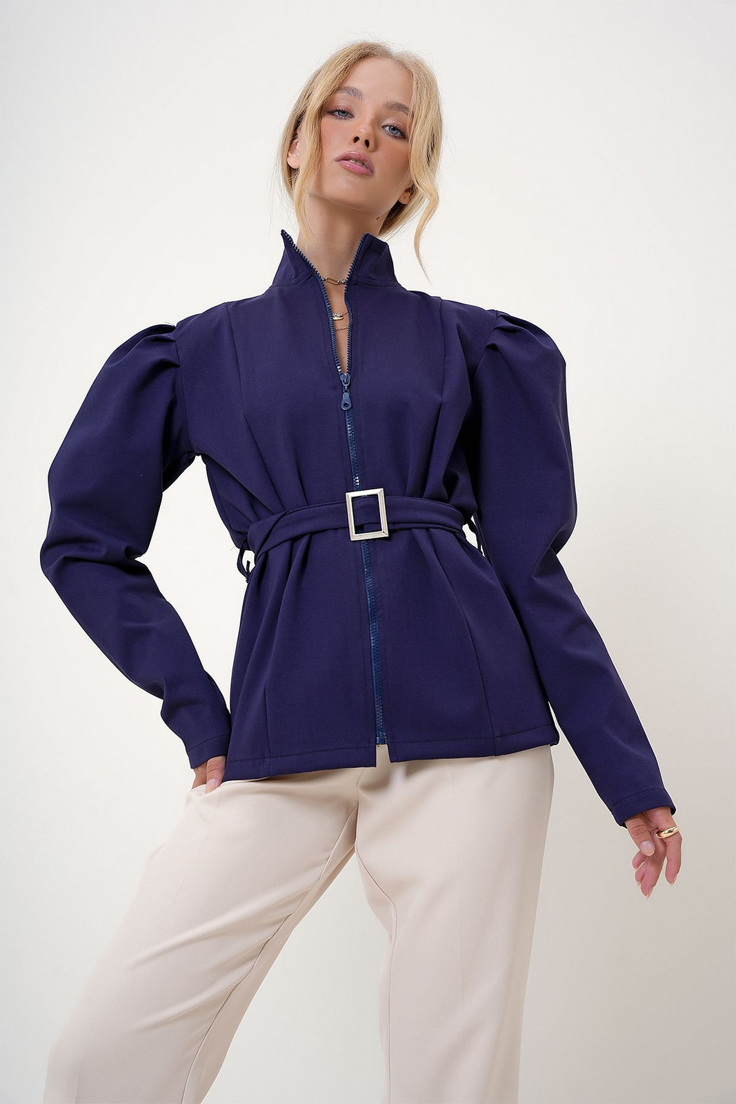 Trend Alaçatı Stili Women's Navy Blue Princess Sleeve Zipper and Belted Diving Fabric Jacket
