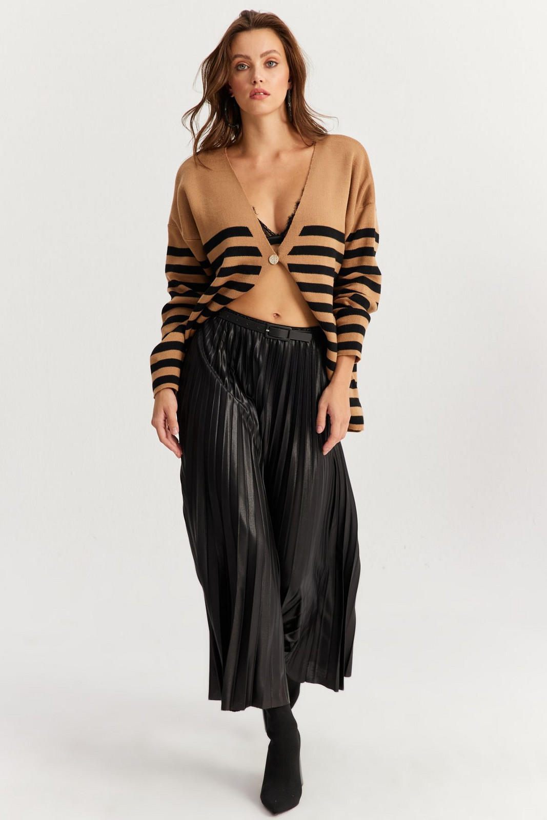Cool & Sexy Women's Black Elastic Waist Pleated Skirt IO190