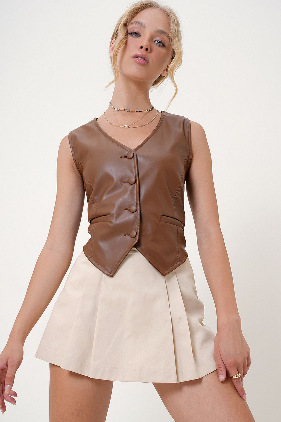 Trend Alaçatı Stili Women's Coffee Colored Faux Leather Vest with Pocket Detail