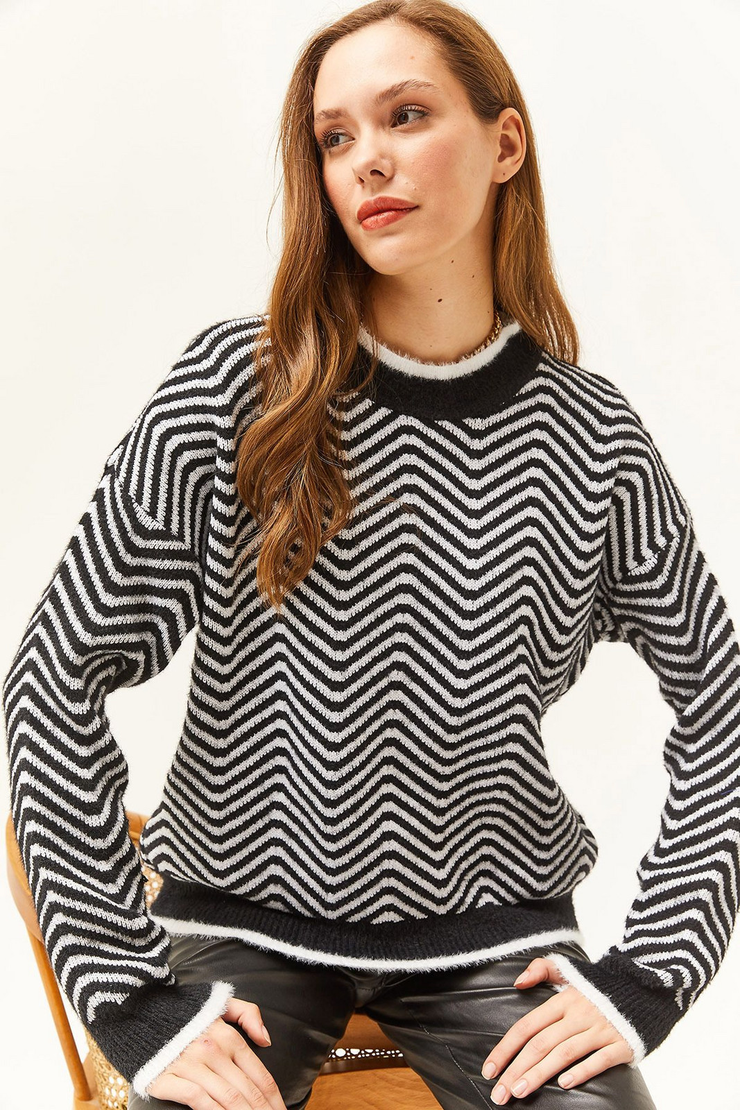 Olalook Women's Black Bias Soft Textured Bearded Knitwear Sweater