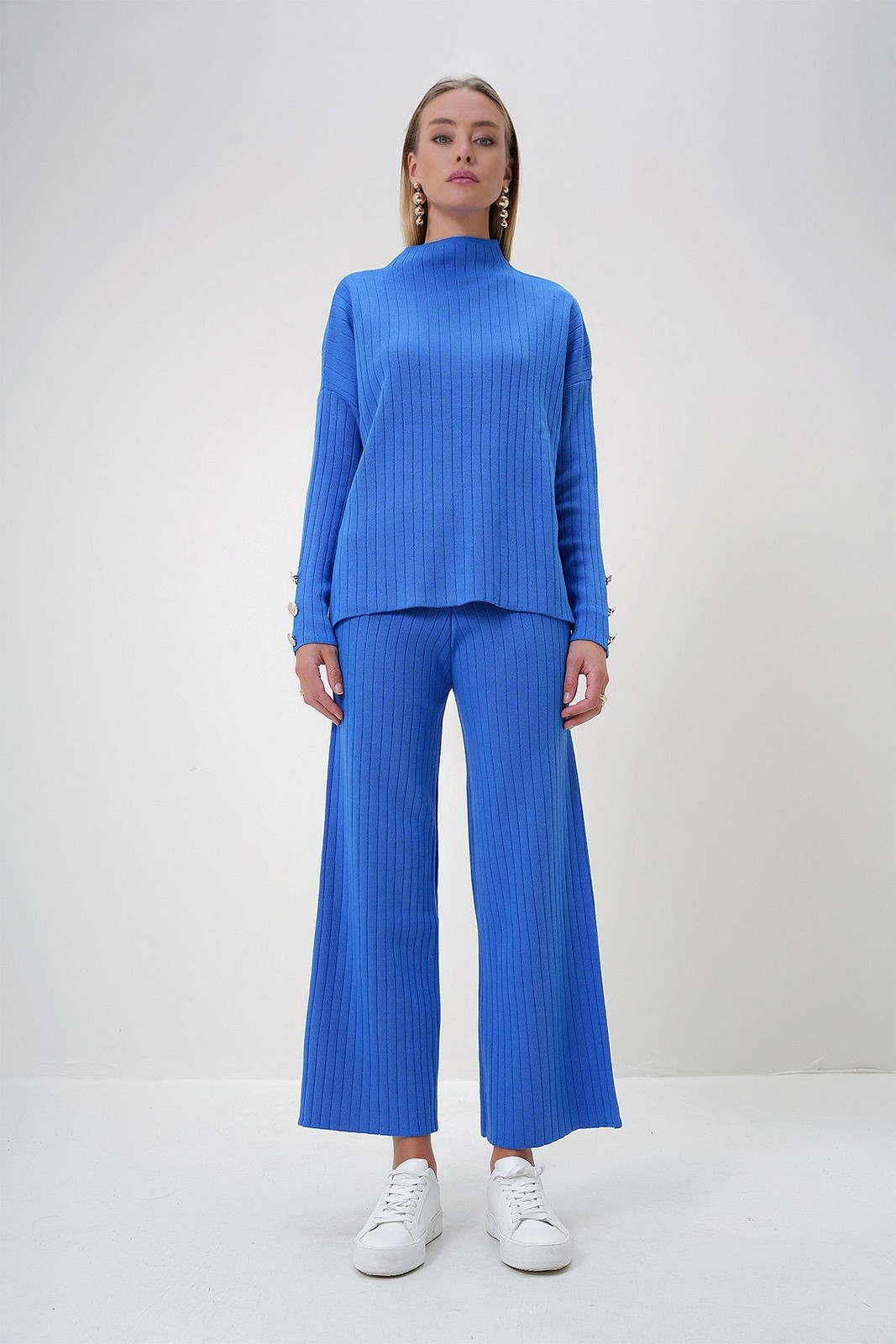 Trend Alaçatı Stili Women's Saxe Stand Collar Low Sleeve Knitwear Trousers and Blouse Set