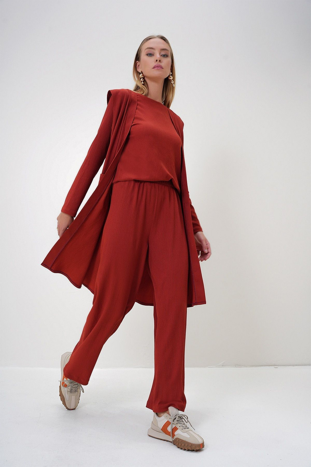 Trend Alaçatı Stili Women's Tile Crew Neck Blouse Double Pocket Vest and Trousers 3-Piece Set