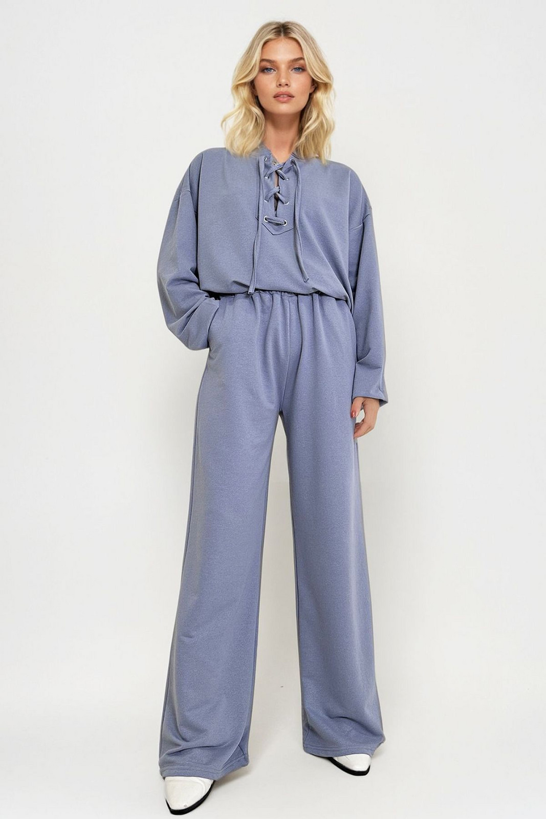 Trend Alaçatı Stili Women's Painted Gray Crew Neck Eyelet Detail Sweat and Double Pocket Trouser Set