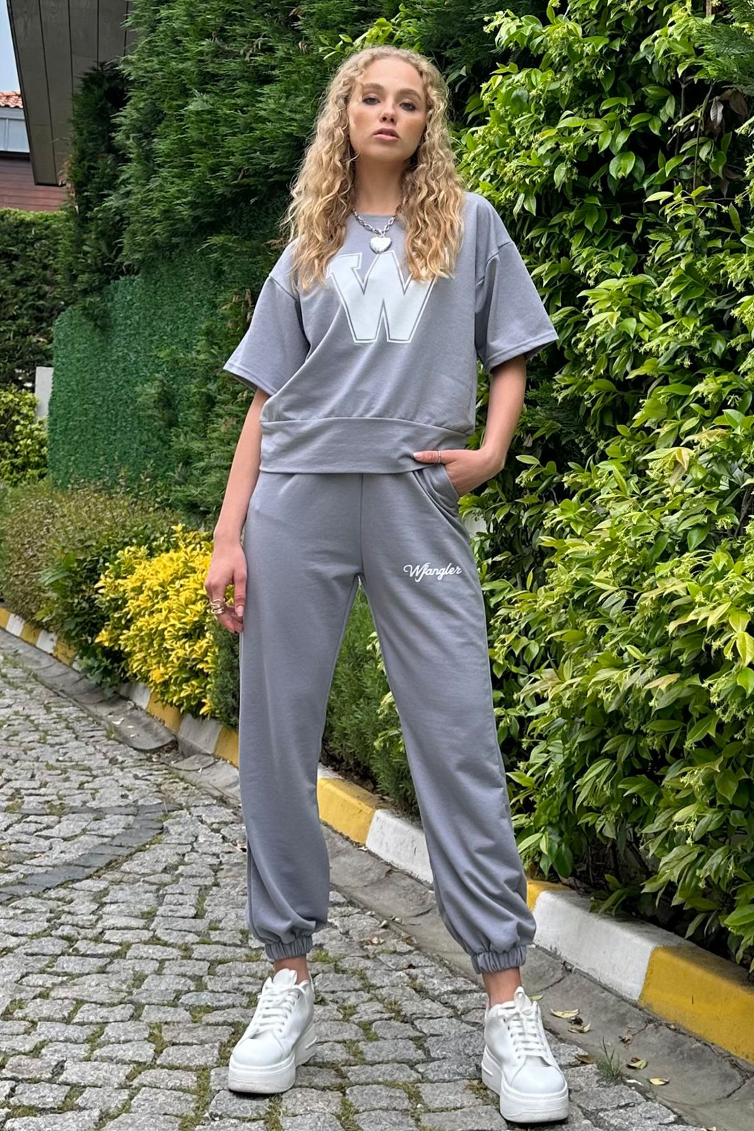 Trend Alaçatı Stili Women's Painted Gray Printed T-Shirt And High Waist Jogging Suit