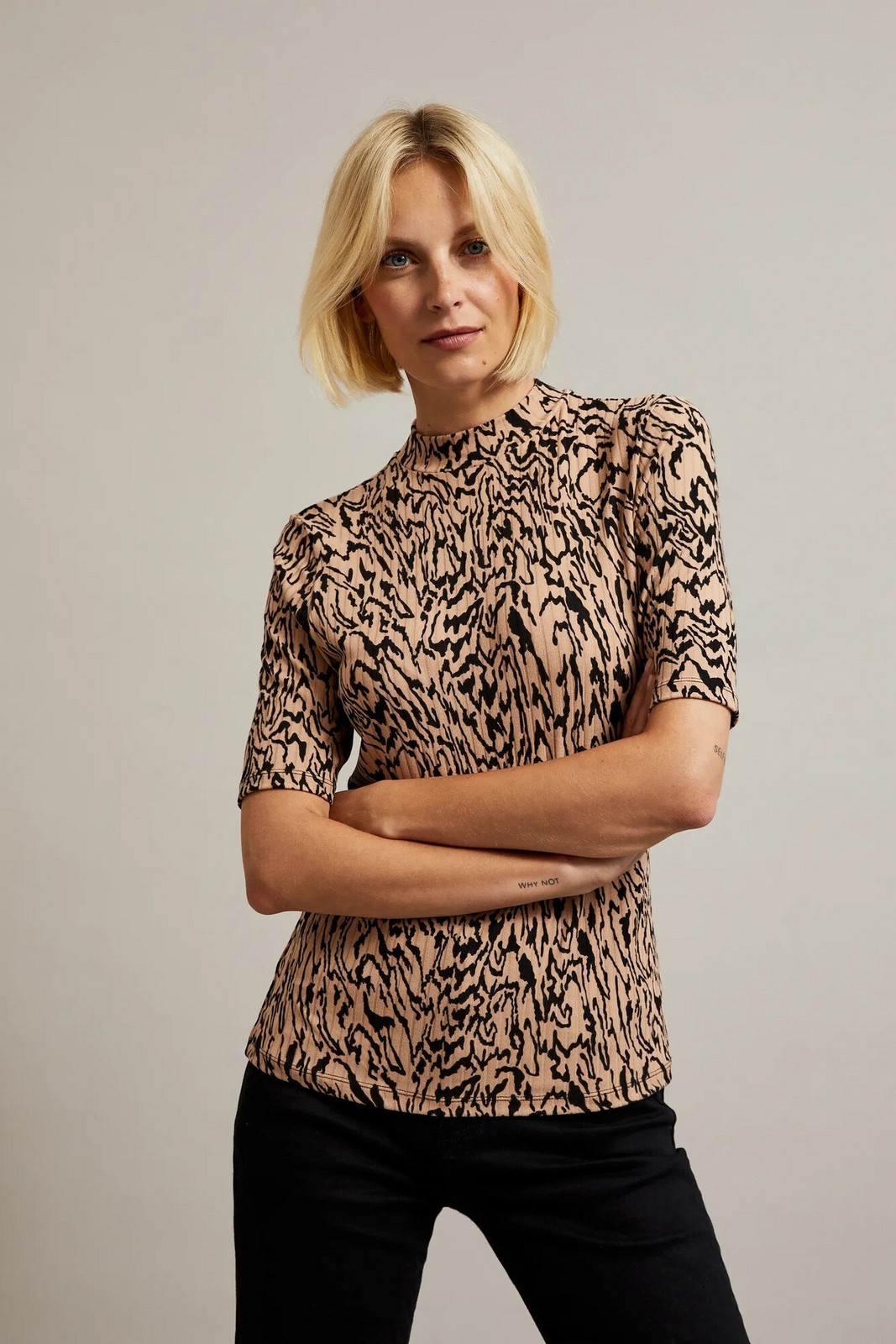 Women's fitted blouse with animal pattern MOODO - brown