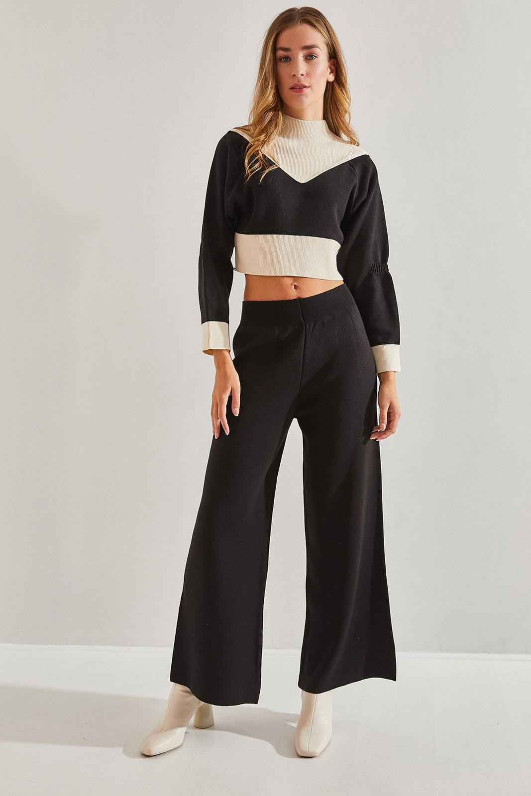 Bianco Lucci Women's Piece Knitwear Top and Bottom Set